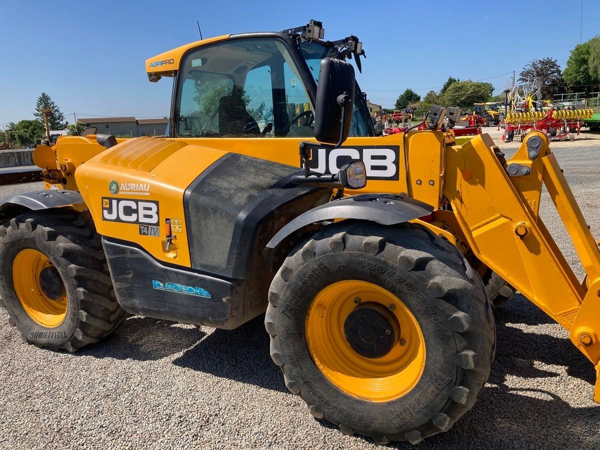 E-FARM: JCB 536-70 AGRI Pro - Chargeur télescopique  - id IWVDCZJ - 42 000 € - Année: 2018 - Lecture du nombre d'heure: 6 970,Puissance du moteur (chevaux): 145,France