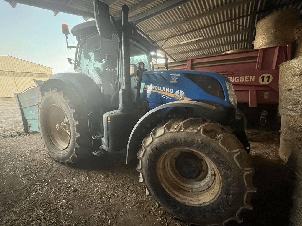 E-FARM: New Holland T7.210 - Tractor - id AIMGLB2 - 101.000 € - Año: 2022 - Horas: 1.200,Potencia del motor: 210,Francia