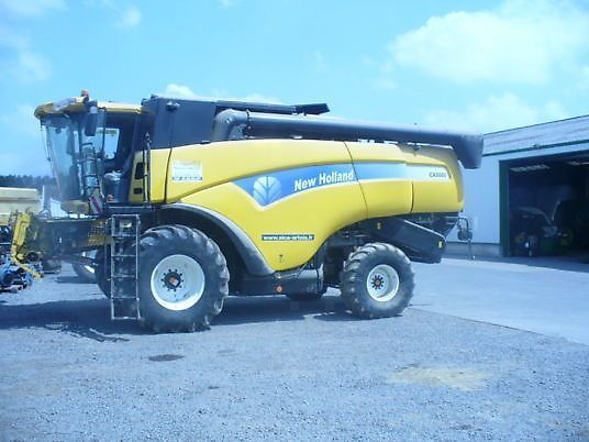 E-FARM: New Holland CX 8060 - Moissoneuse-batteuse - id 4PI5WWJ - France