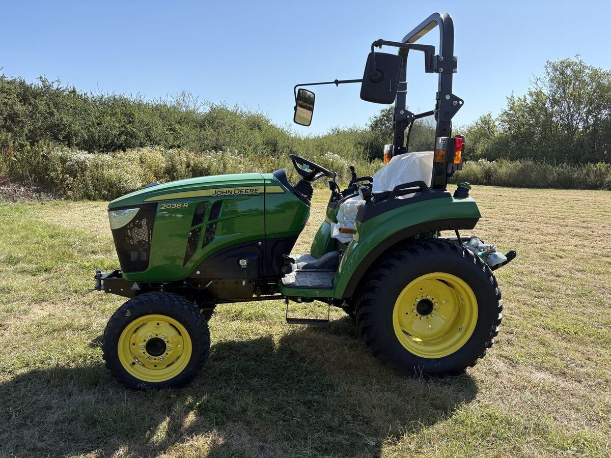 John Deere 2038 R Tracteur
