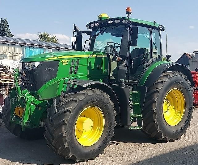 John Deere 6230 R Tractor €129,800