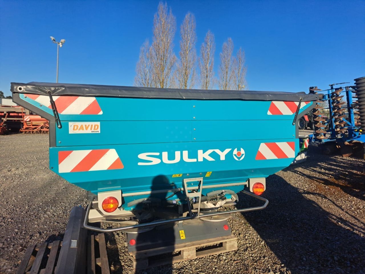 E-FARM: sulky dx 30 + vision - Epandeur d'engrais - id 2NLCKDA - 15 000 € - Année: 2022 - France