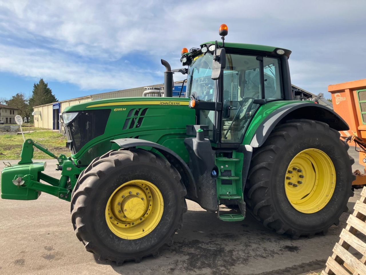E-FARM: John Deere 6195 M - Трактор - id PG2FTT9 - Год выпуска: 2023 - Отработанные часы: 1 500,Мощьность двигателя: 195,Франция