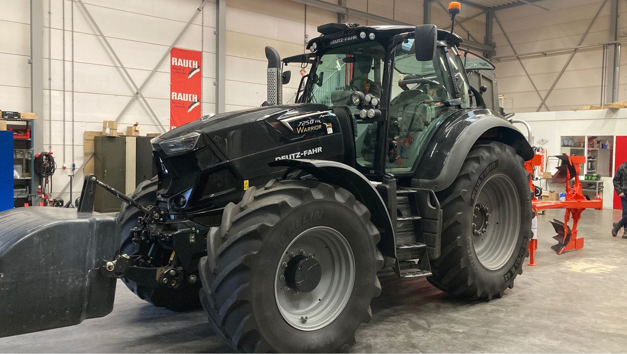 E-FARM: Deutz-Fahr 7250 Agrotron TTV - Tracteur - id MV5RPNH - 112 000 € - Année: 2018 - Lecture du nombre d'heure: 2 666,Puissance du moteur (chevaux): 233,Pays-Bas