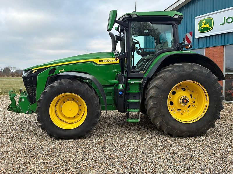 John Deere 8R 340 Tractor €250,913