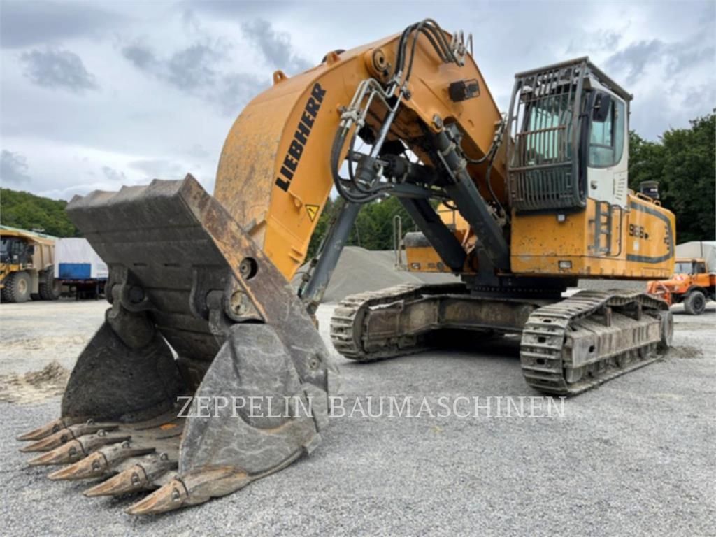 Liebherr r966 Crawler excavator €65,000