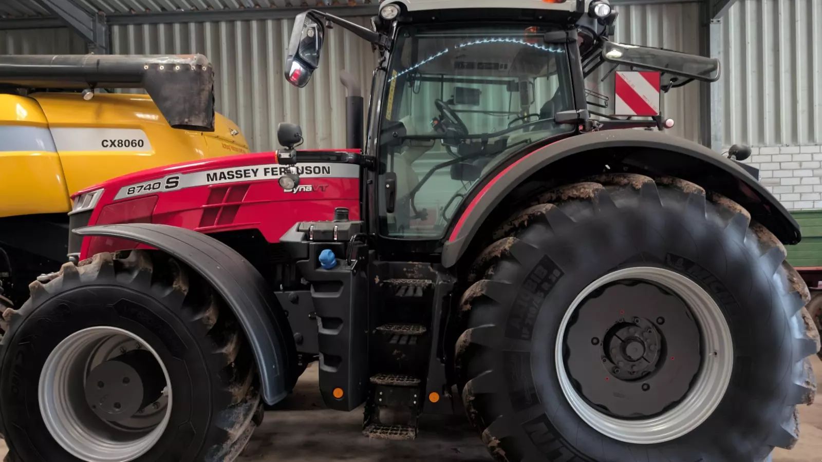 Massey Ferguson 8740 S Traktor 199.500 €