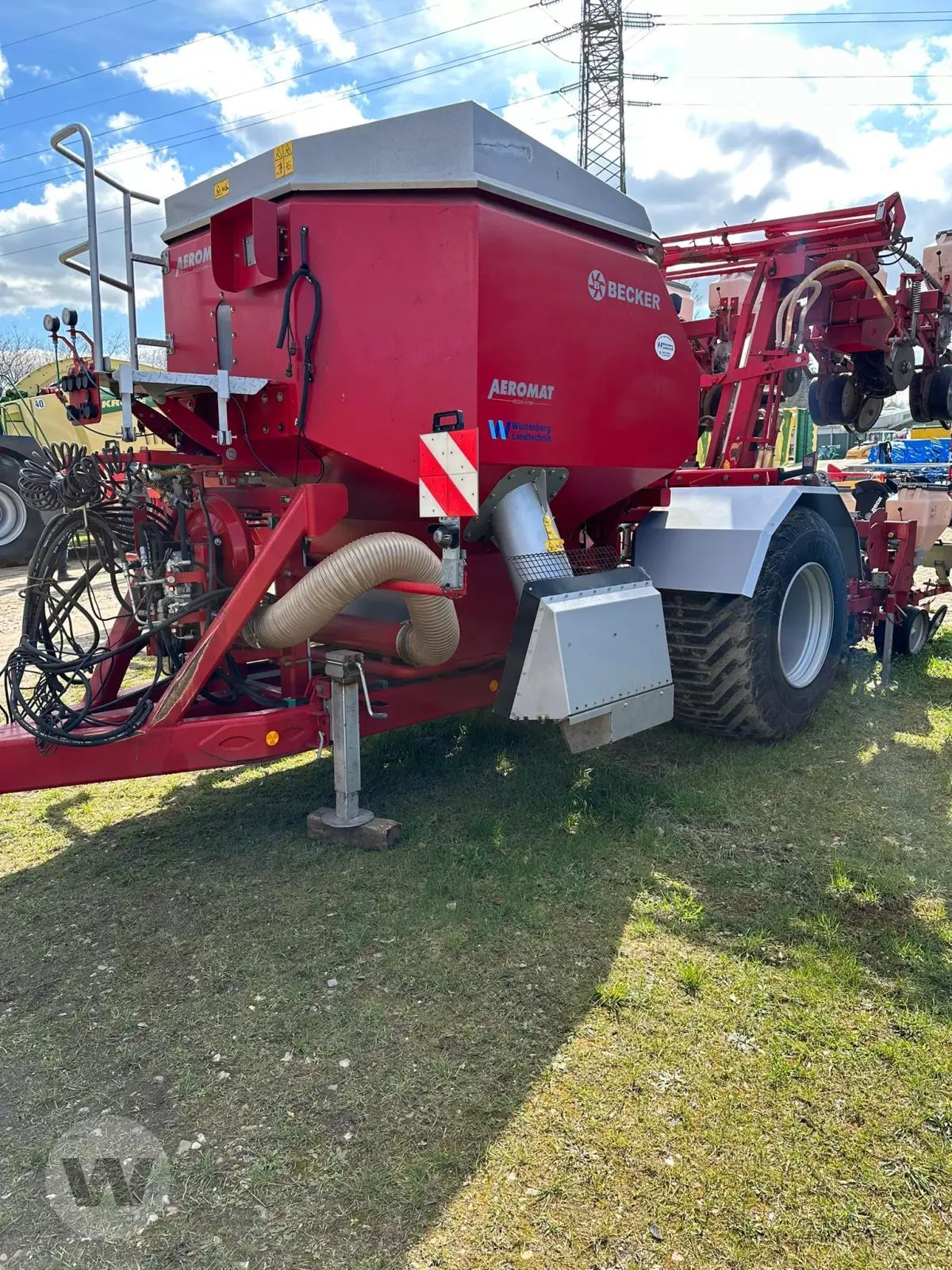 E-FARM: Becker aeromat maxi-line 8-rhg. - Einzelkornsämaschine - id YUSKG3H - 17.500 € - Baujahr: 2011 - Deutschland