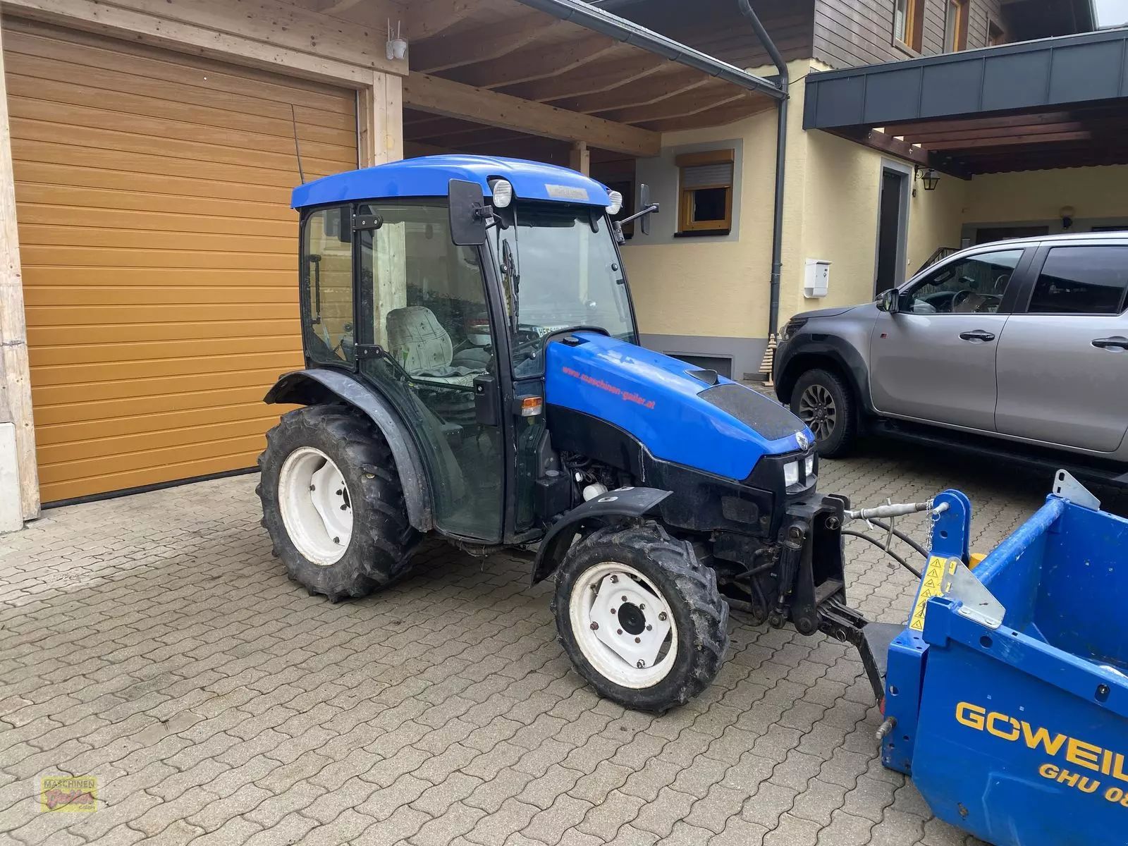 E-FARM: New Holland TCE 40 - Traktor - id TZLVUF1 - 17.701 € - Baujahr: 2005 - Abgelesene Motorstunden: 2.960,Motorleistung (PS): 37,Österreich