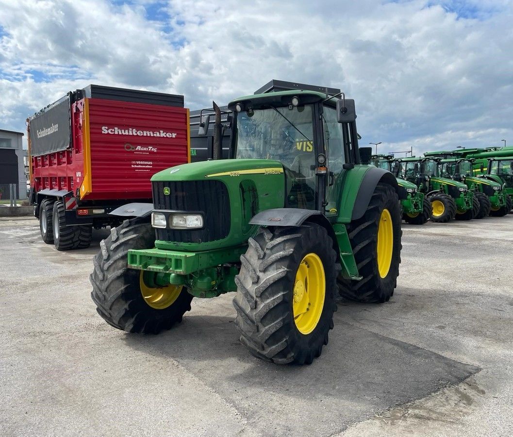 E-FARM: John Deere 6820 Premium - Trattore - id KNRLVIQ - 35.000 € - Anno di costruzione: 2002 - Ore: 11.500,Potenza del motore: 140,Italia