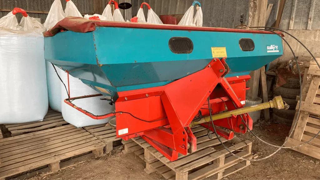 E-FARM: sulky dpx 1505 - Epandeur d'engrais - id PJJRUBX - 1 800 € - Année: 1998 - France