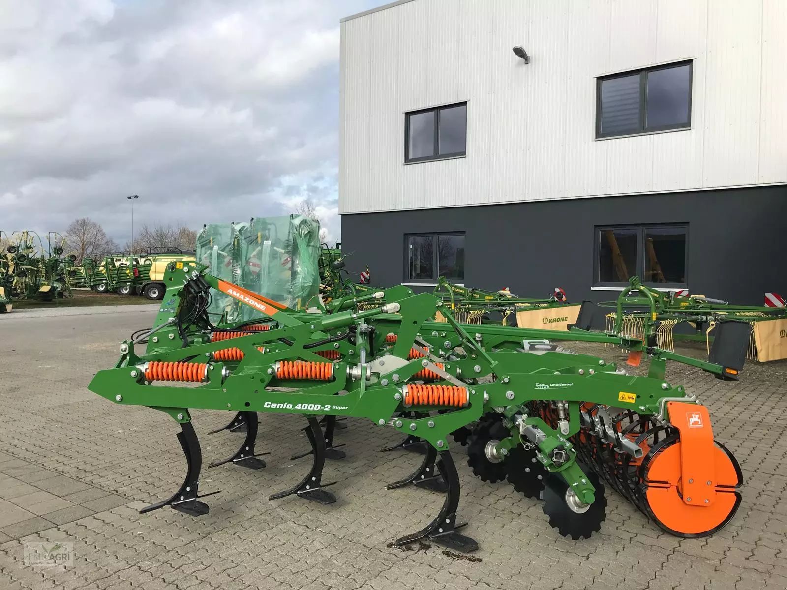 Amazone cenio 4000-2 Cultivator €26,660