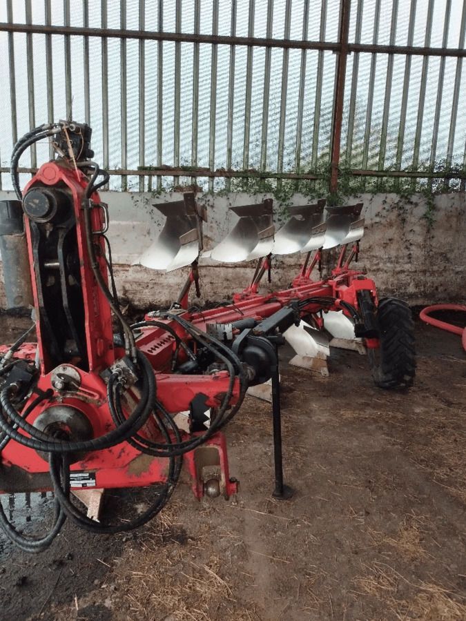 GREGOIRE BESSON charrue Pług 15 000 €