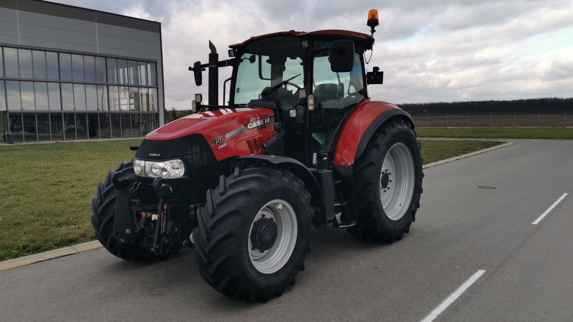 Case IH Farmall 95 U Tractor €41,000
