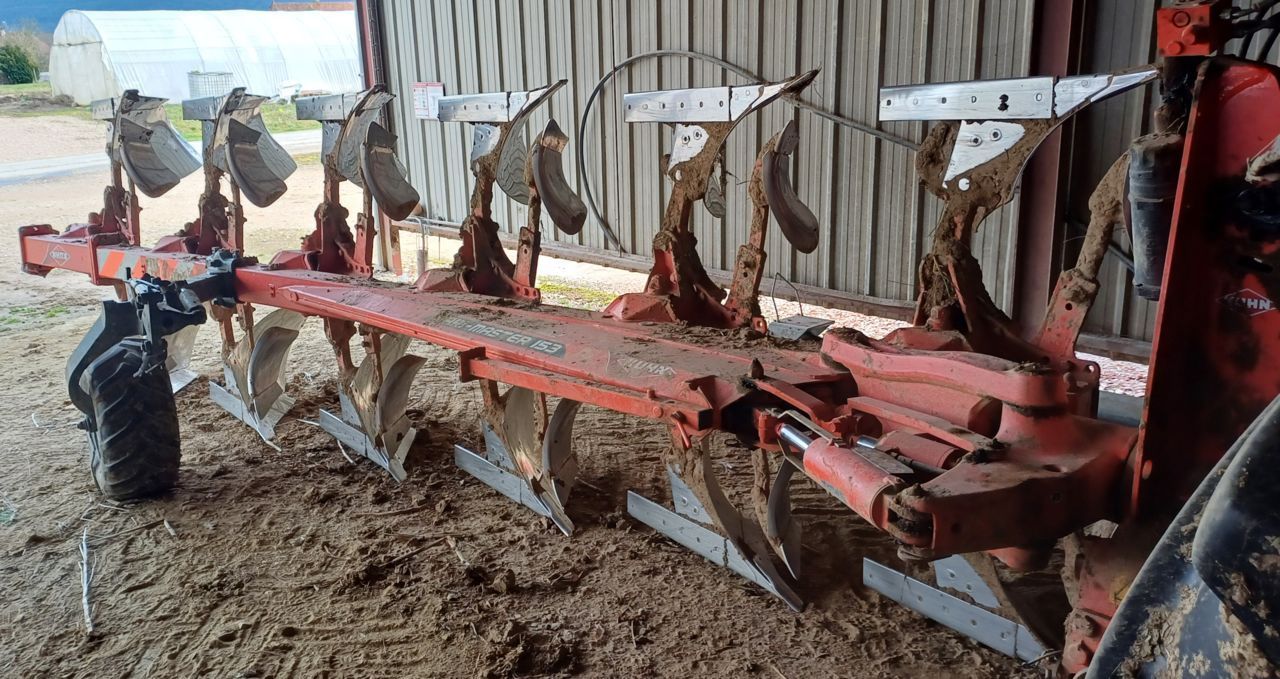 E-FARM: Kuhn varimaster 153 - Eke - id XGA9SHQ - 17 000 EUR - Gyártási év: 2018 - Franciaország
