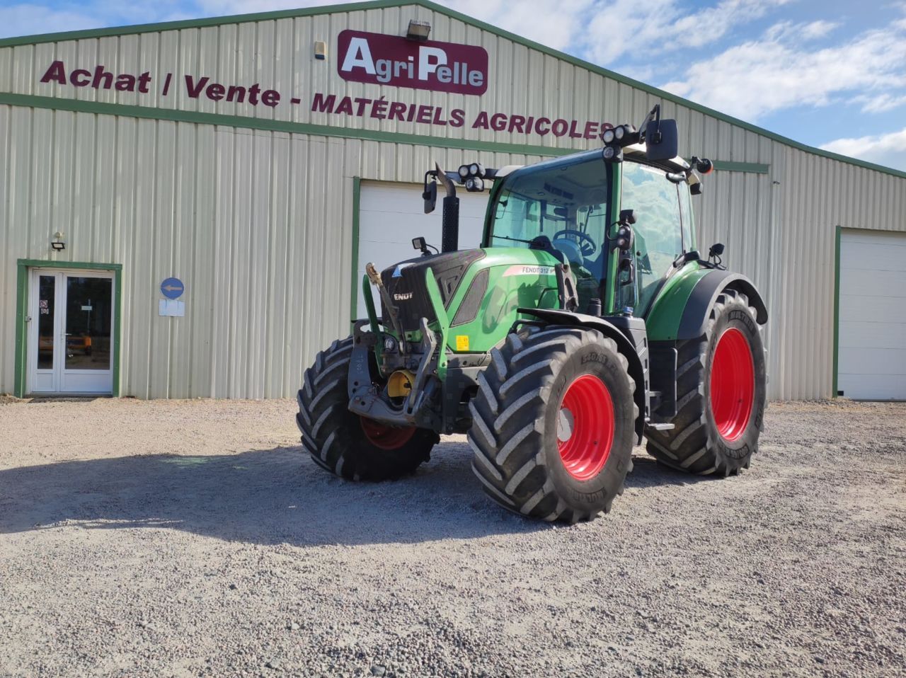 E-FARM: Fendt 312 Vario - Tracteur - id MNHLJU2 - 64 000 € - Année: 2016 - Lecture du nombre d'heure: 5 047,Puissance du moteur (chevaux): 120,France