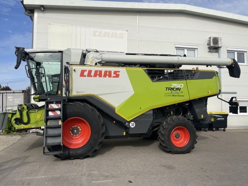 E-FARM: Claas Trion 750 - Combină de recoltat - id JLIPWQ2 - 414.120 EUR - Anul: 2022 - Citeste ore: 180,Muterea motorului: 435,Germania