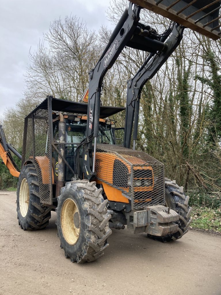 E-FARM: Renault Ares 696 RZ - Tracteur - id CPATATZ - 46 000 € - Année: 2004 - Lecture du nombre d'heure: 10 000,Puissance du moteur (chevaux): 145,France