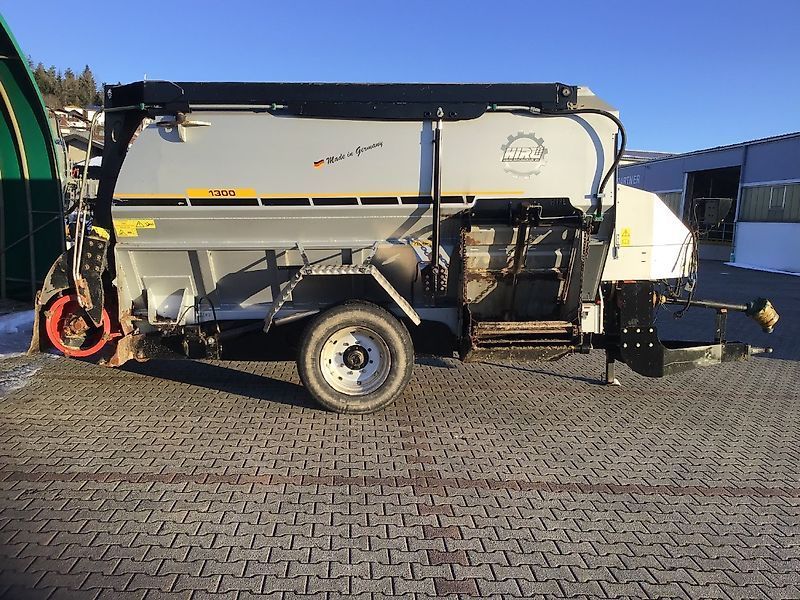 HIRL titan 1300 1 at Mezcladora de alimentos 14.000 €