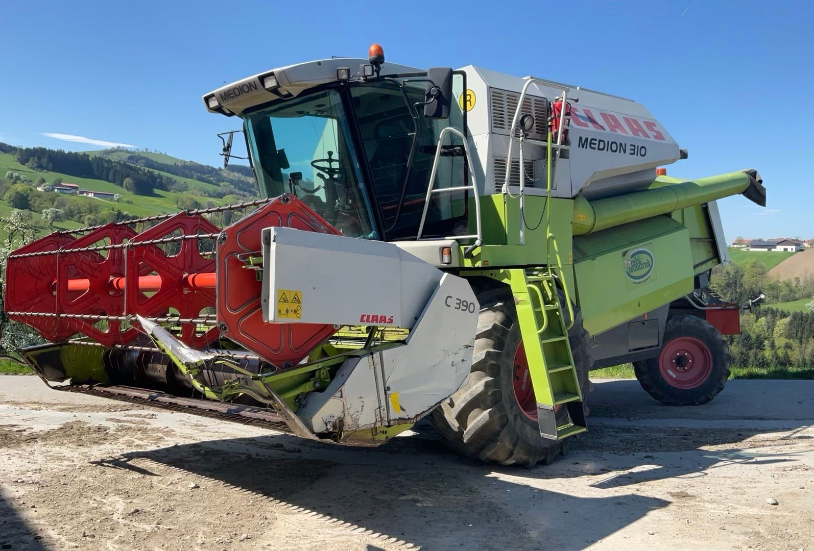 Claas Medion 310 Combine harvester €46,667