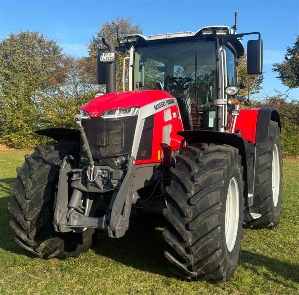Massey Ferguson 8S.225 Tractor €137,500