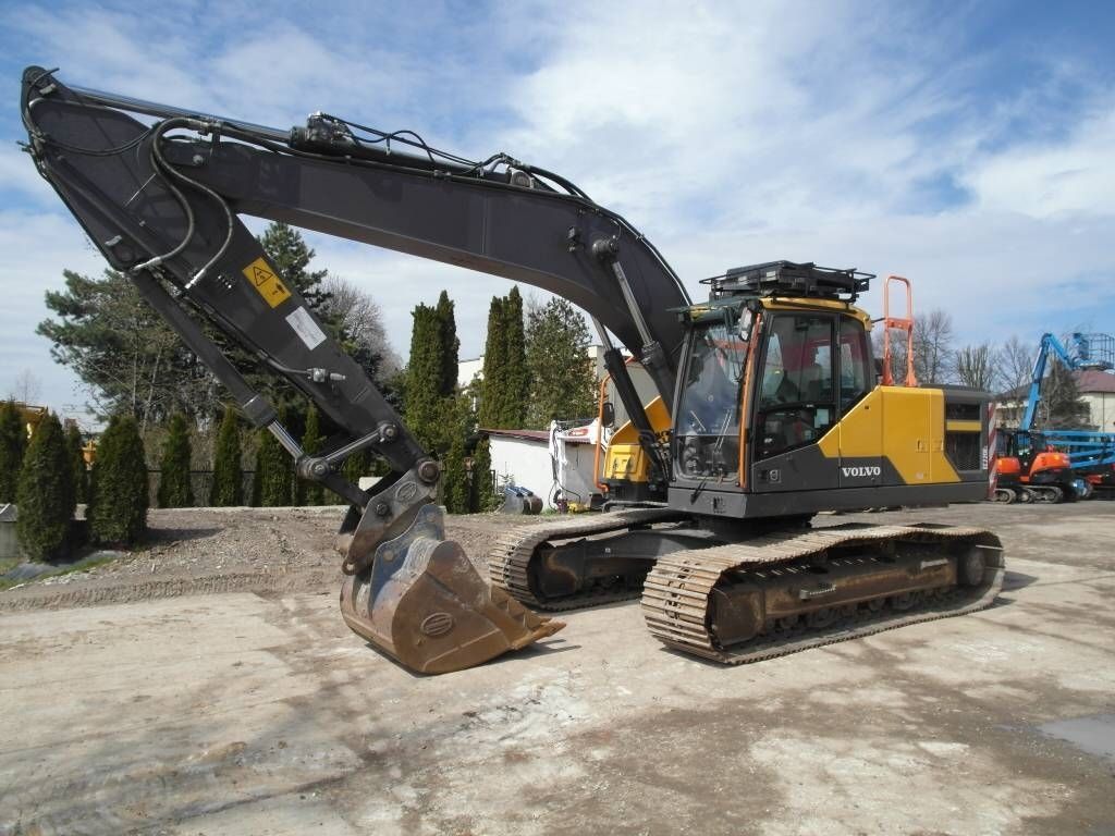VOLVO ec 220 el Raupenbagger 105.886 €