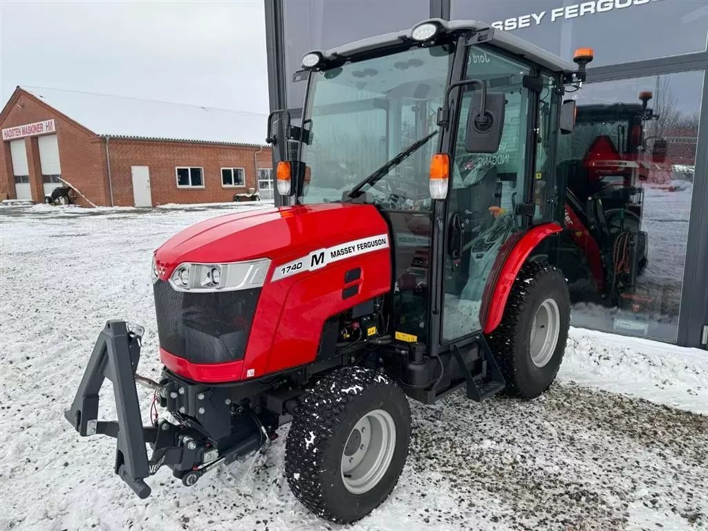 E-FARM: Massey Ferguson 1740M - Tracteur - id U5NTUPP - 53 367 € - Année: 2024 - Puissance du moteur (chevaux): 40,Danemark