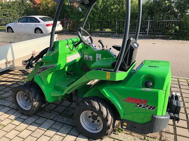 Avant 528 Kerekes rakodógép 29 900 EUR