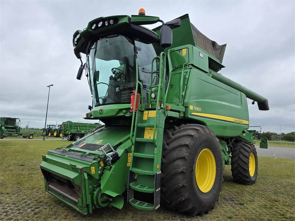 E-FARM: John Deere T660 - Combine harvester - id MRU1RSL - €147,000 - Year of construction: 2016 - Engine hours: 1,614,Lithuania