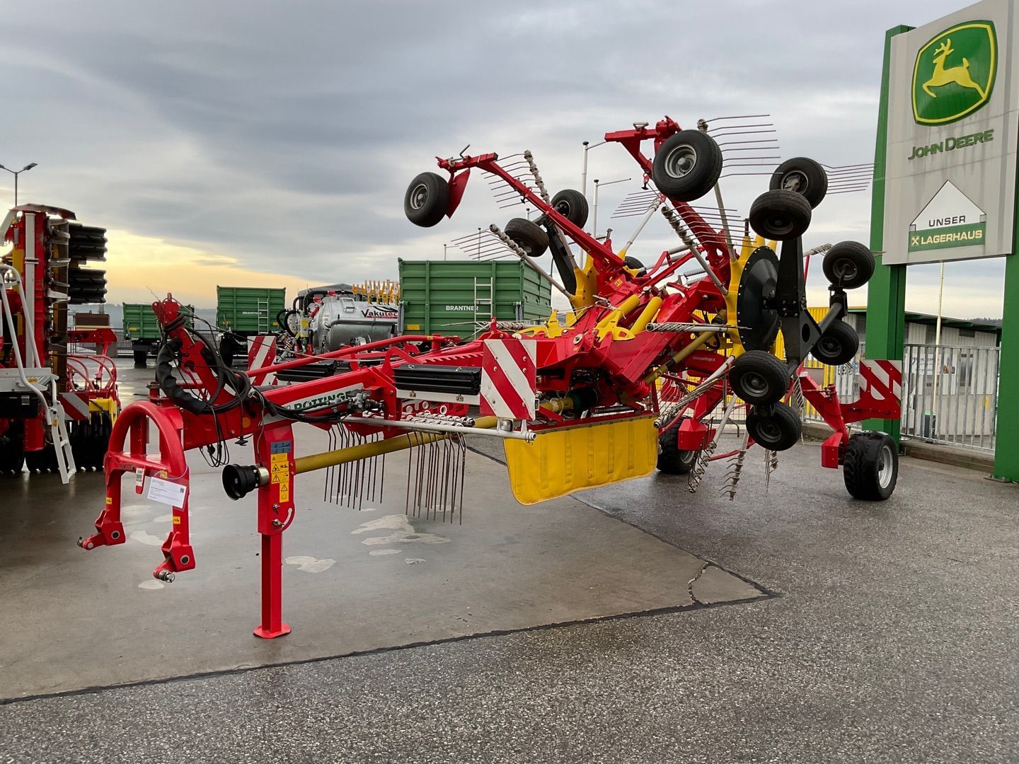 E-FARM: Pöttinger Top 852 C s-line - Grabljice - id PLHMBRB - 20.796 € - Leto izgradnje: 2012 - Avstrija