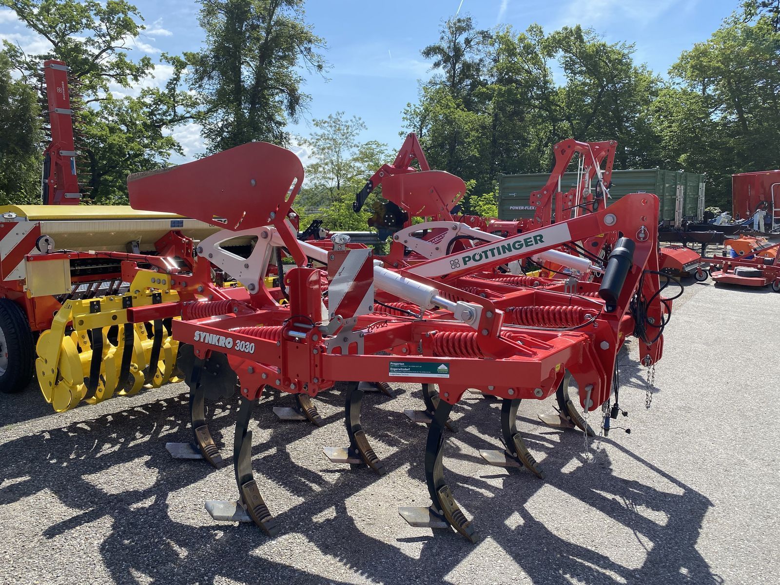 Pöttinger Synkro 3030 nova Kultywator