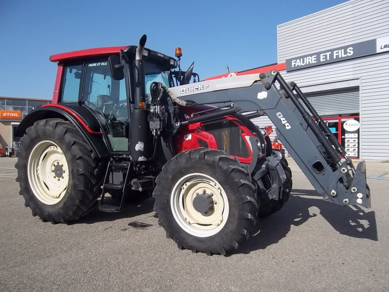 E-FARM: Valtra N103.4 - Tractor - id WJHAQCD - €55,000 - Year of construction: 2013 - Engine hours: 4,790,Engine power (HP): 110,France