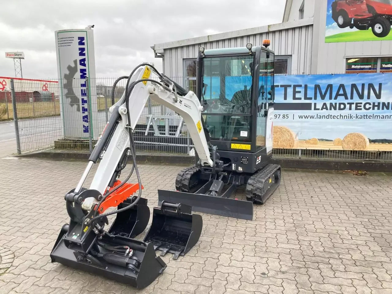 E-FARM: Bobcat e 19 - Minikoparka - id IZGLZXL - 24 500 € - Rok produkcji: 2023 - Niemcy