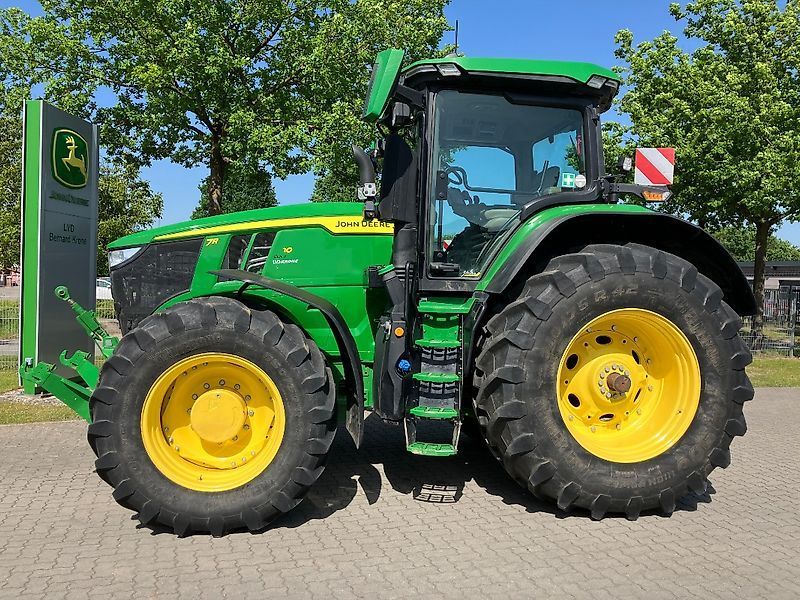 John Deere 7R 330 Tractor €184,900