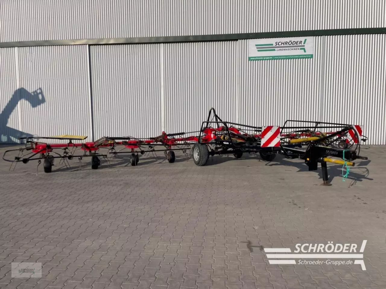 E-FARM: FELLA th 13010 t - Tedder - id PMRD2C4 - €7,885 - Year of construction: 2011 - Germany