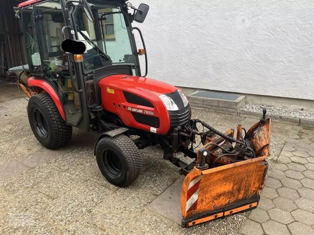 E-FARM: Branson 2900 h - Traktor - id LVCDKQD - 13 025 EUR - Gyártási év: 2018 - Üzemóra (motor): 510,Motor teljesítménye (LE): 29,Németország