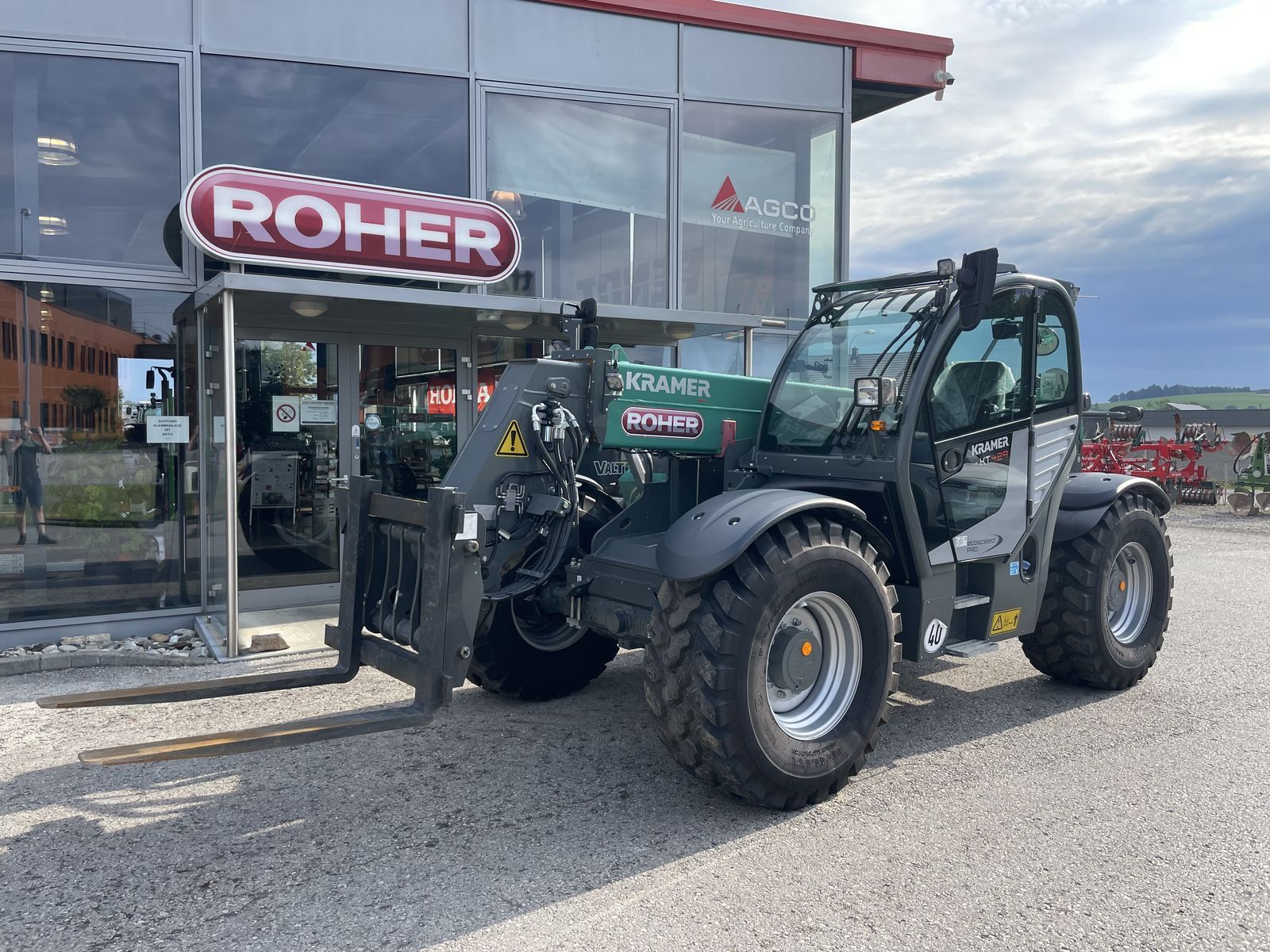 E-FARM: KRAMER kt 429 - Manipulador telescópico - id MF9LXVB - 124.000 € - Año: 2023 - Horas: 70,Potencia del motor: 136,Austria