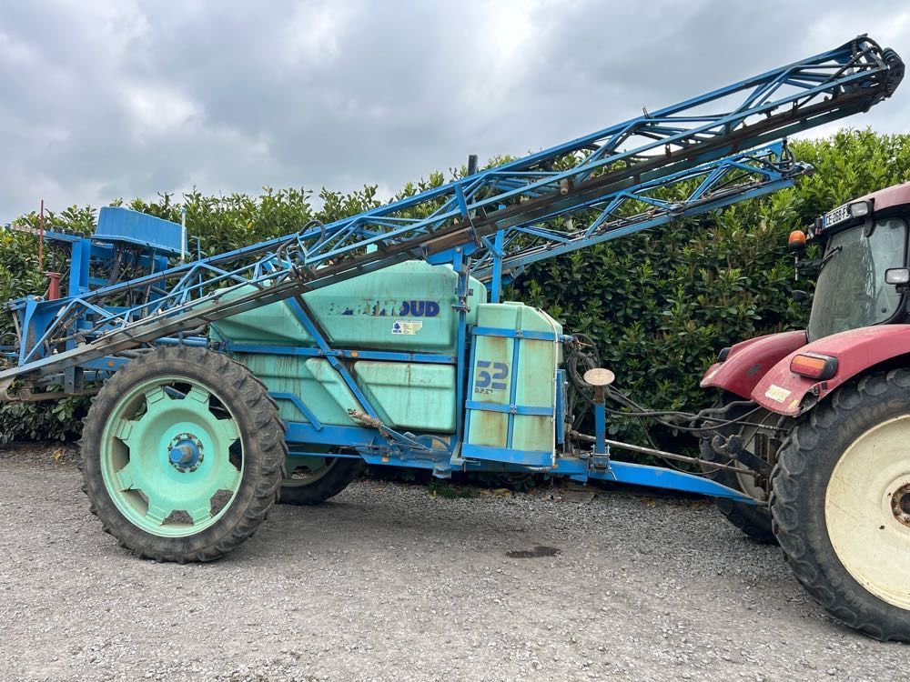 E-FARM: Berthoud Major 32 - Pulvérisateur - id VCPDQNH - 6 000 € - Année: 2001 - France