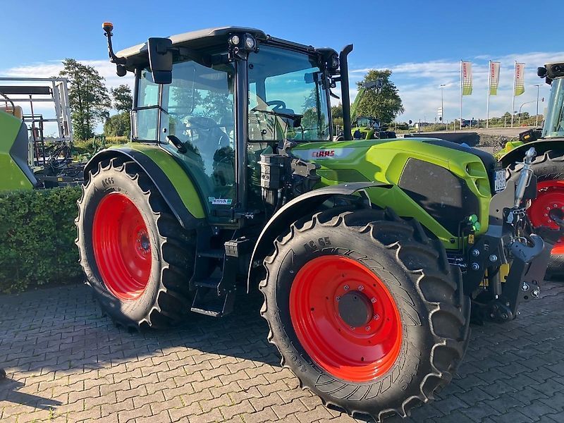 Claas Axos 3.120 Tractor €74,000