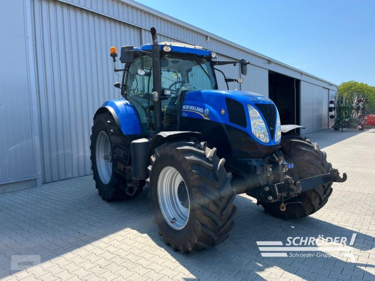 New Holland T 7.210 tractor €55,885