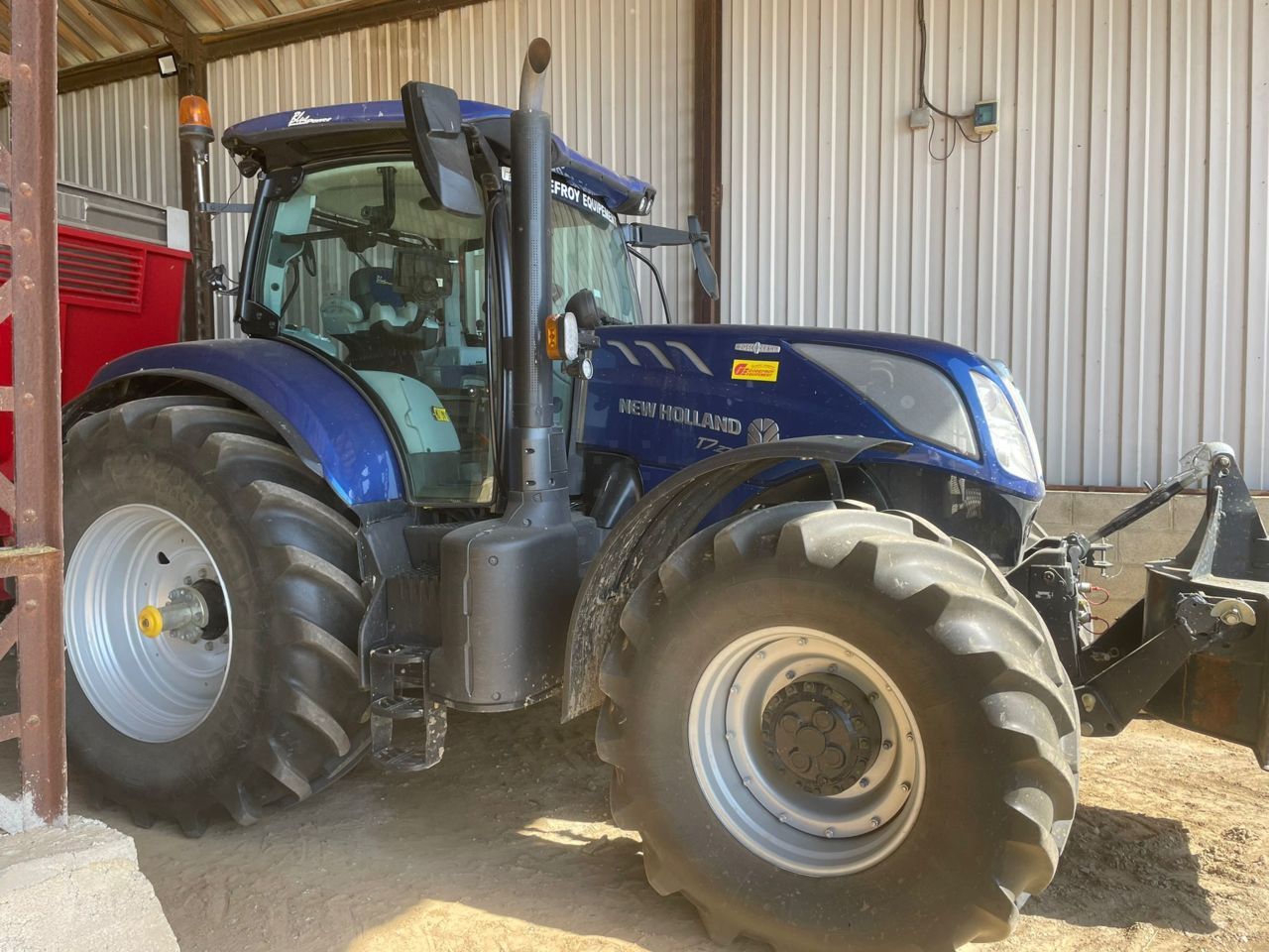 E-FARM: New Holland T7.270 - Traktor - id ISWQYAL - 150.000 € - Produktionsår: 2022 - Motortimer: 1.600,Frankrig