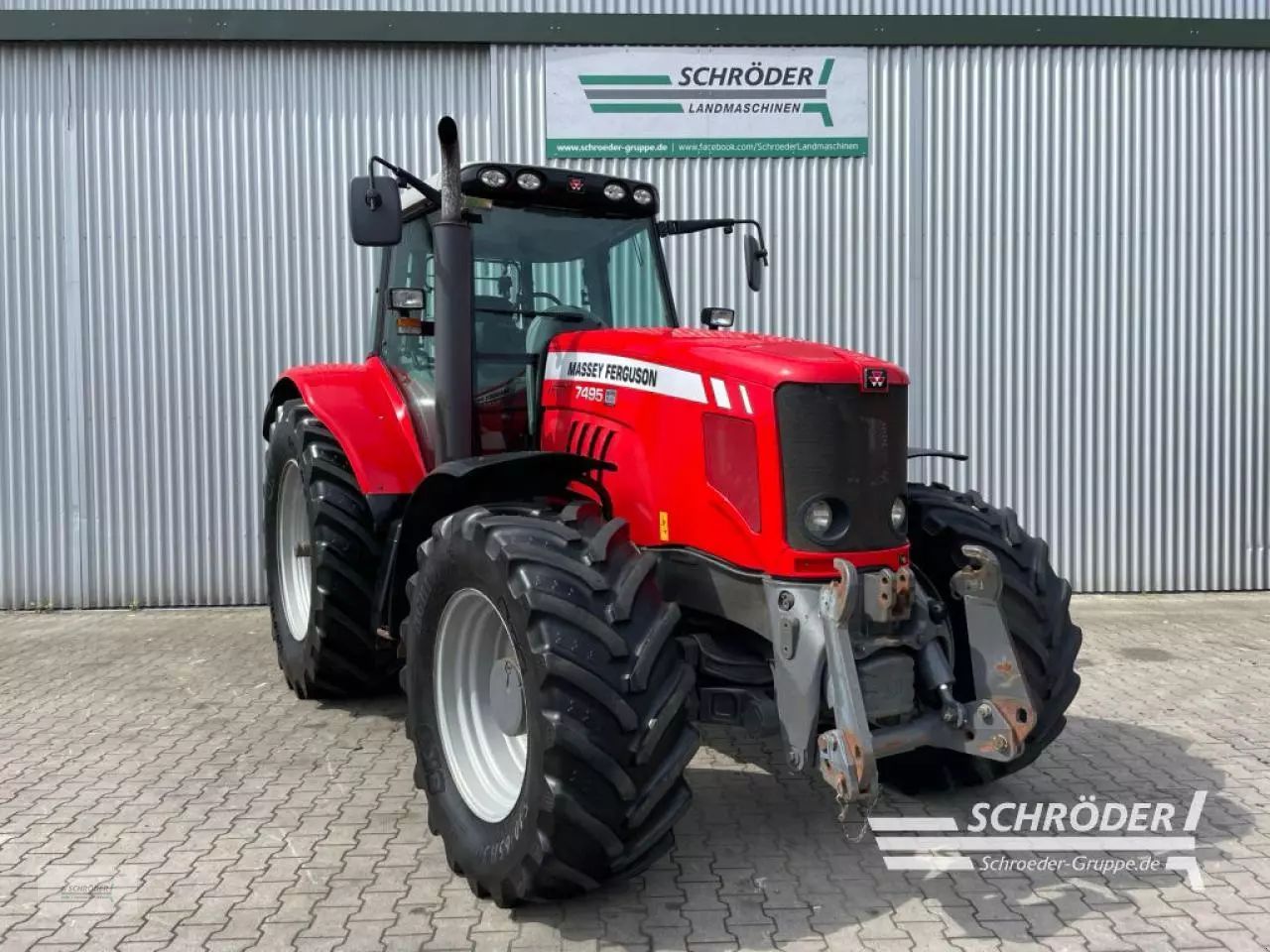E-FARM: Massey Ferguson 7495 - Tracteur - id ZAIEM78 - 41 885 € - Année: 2011 - Lecture du nombre d'heure: 7 989,Puissance du moteur (chevaux): 190,Allemagne