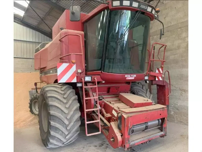 E-FARM: Case IH Axial Flow 2388 - Moissoneuse-batteuse - id EKRBIST - 38 000 € - Année: 2000 - Lecture du nombre d'heure: 2 748,France