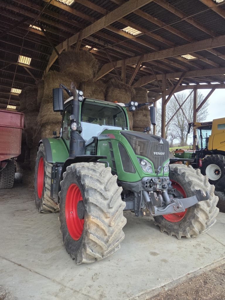 Fendt 718 Vario Profi Plus Trattore 89.500 €