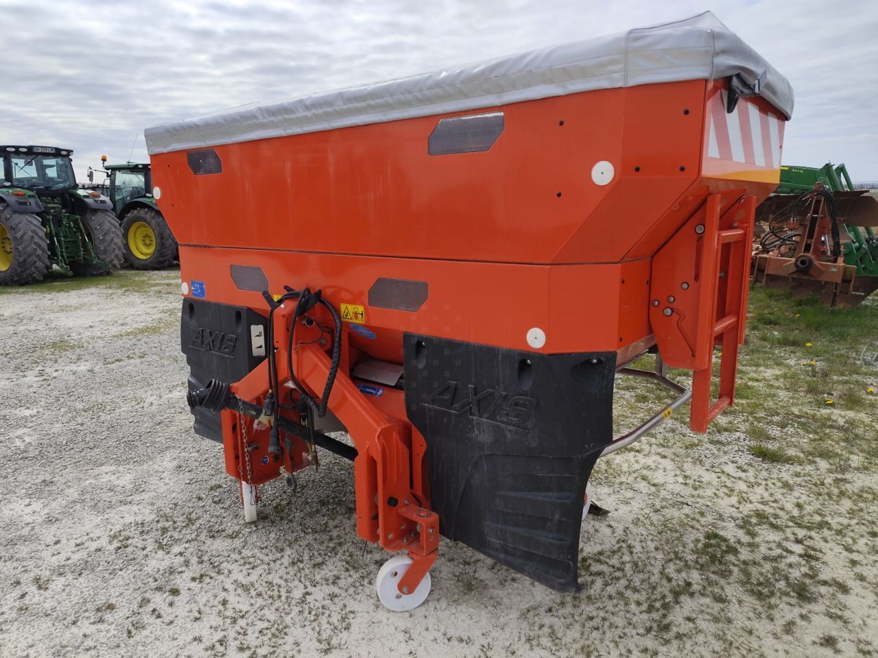 Kuhn axis 40.2memc Fertiliser spreader €15,000