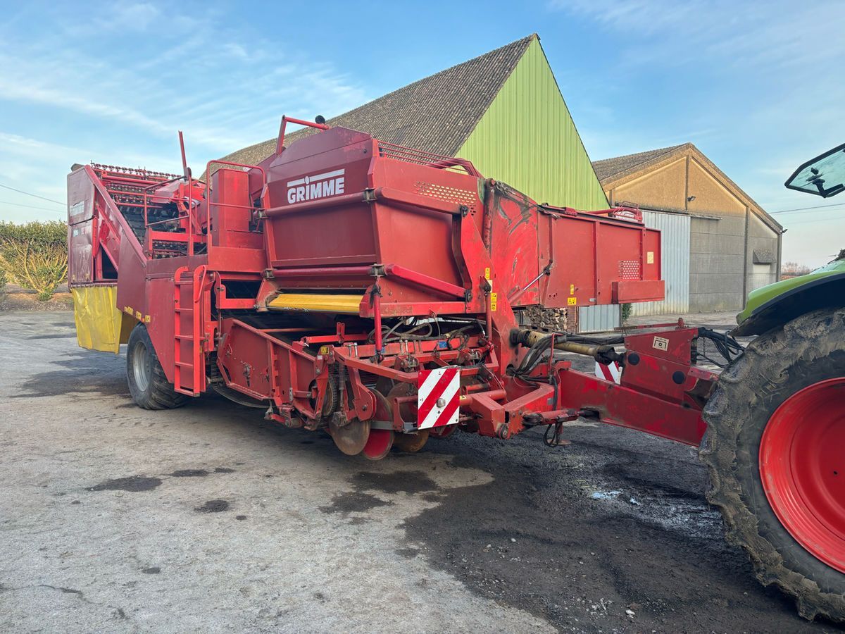 E-FARM: Grimme se150/60 pont moteur - Potato harvester - id NNQW6DN - €32,000 - Year of construction: 2000 - France