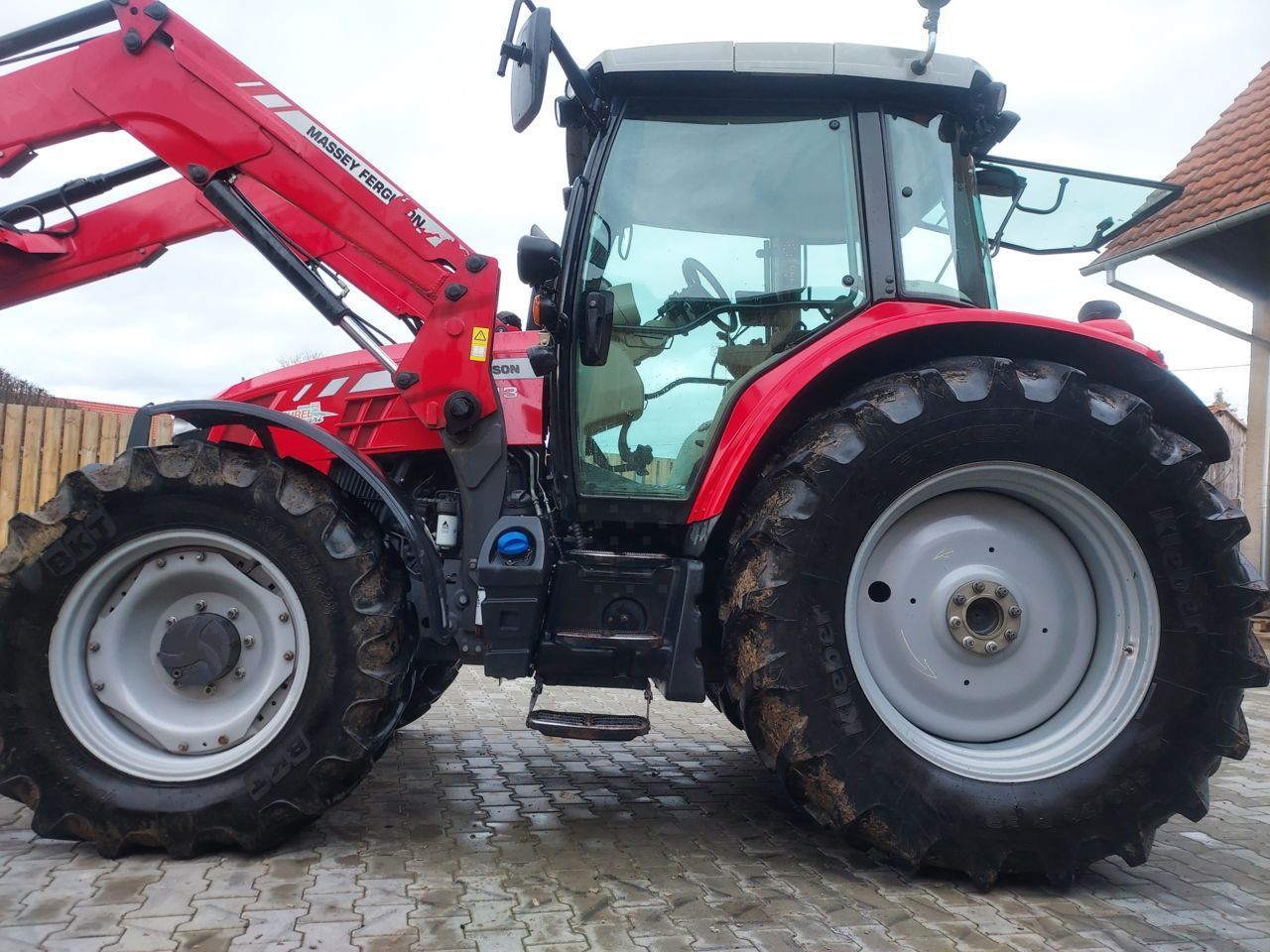 Massey Ferguson 5613 Dyna-4 Traktor 52 000 €
