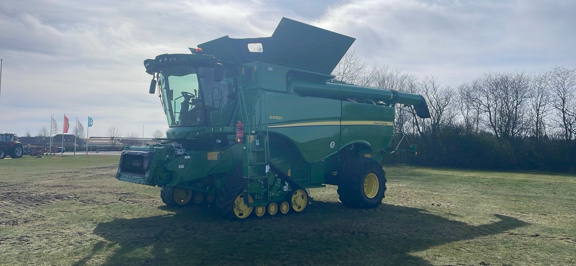 John Deere S 690 Combine harvester €99,750