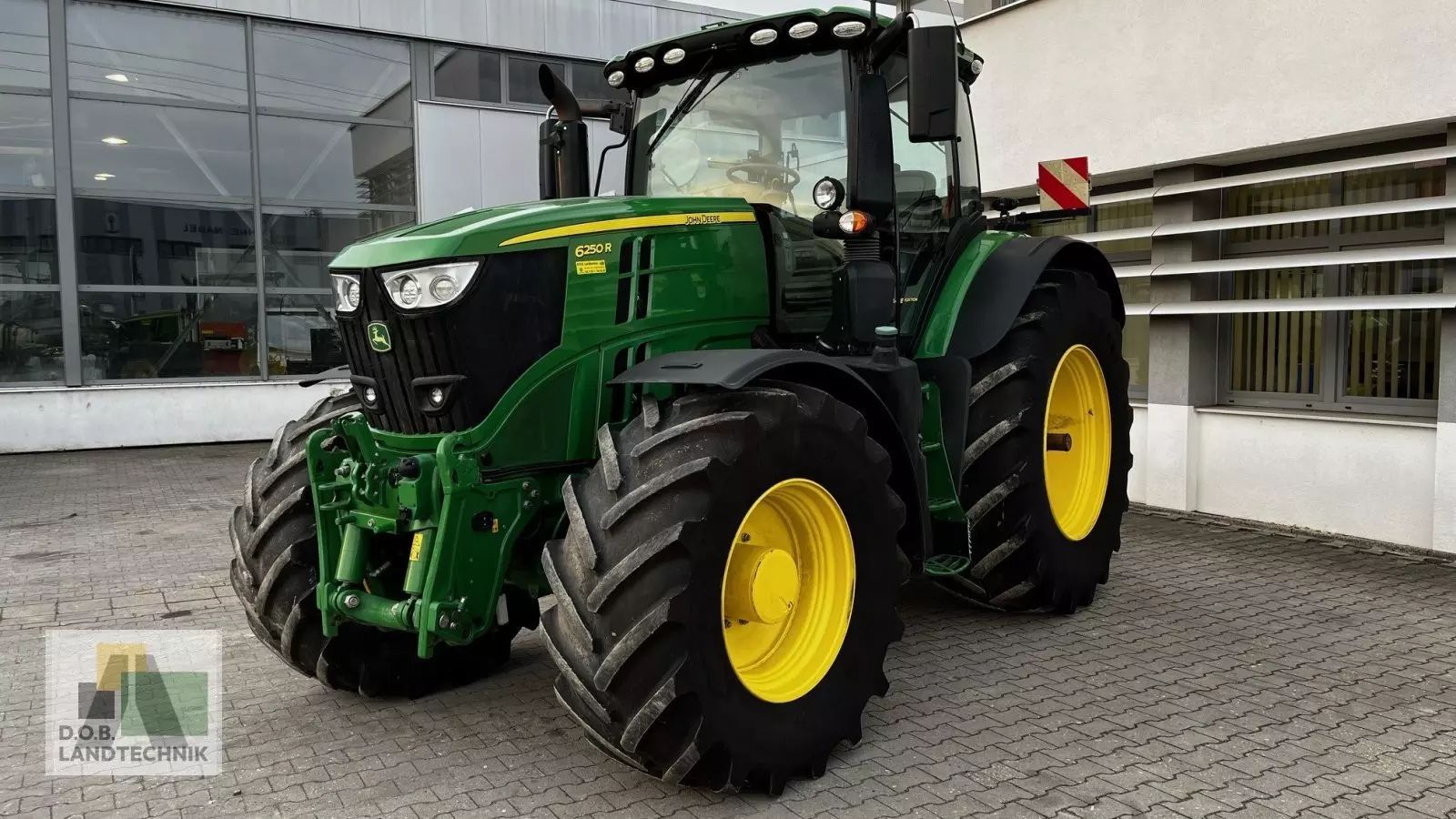 E-FARM: John Deere 6250R - Tractor - id BXXEAKB - €151,900 - Year of construction: 2019 - Engine hours: 1,778,Engine power (HP): 250,Germany