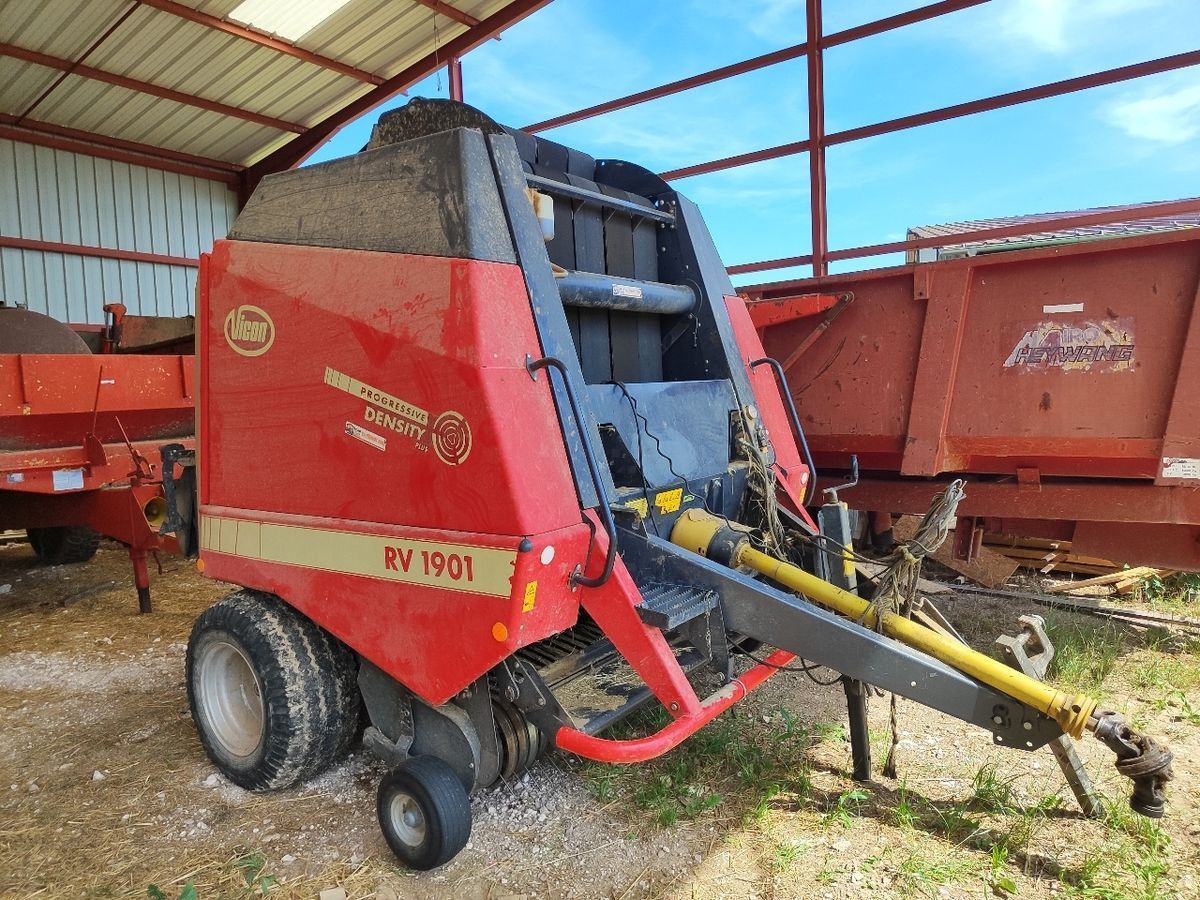 E-FARM: Vicon RV 1901 - Baler - id GIEUWTN - €7,000 - Year of construction: 2003 - Total number of bales produced: 20,000,France